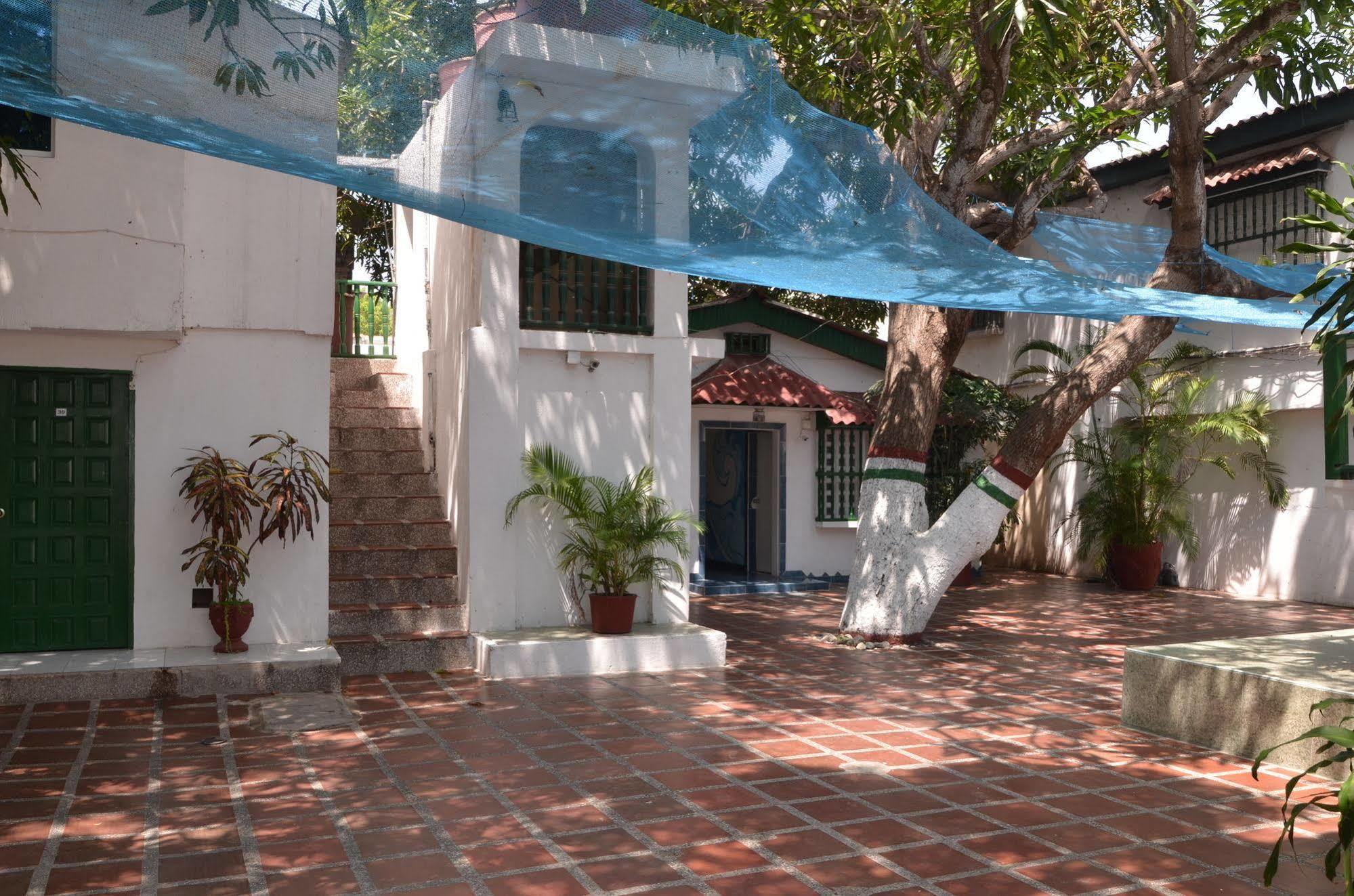 Hotel Vargas Airport Cartagena Exterior photo